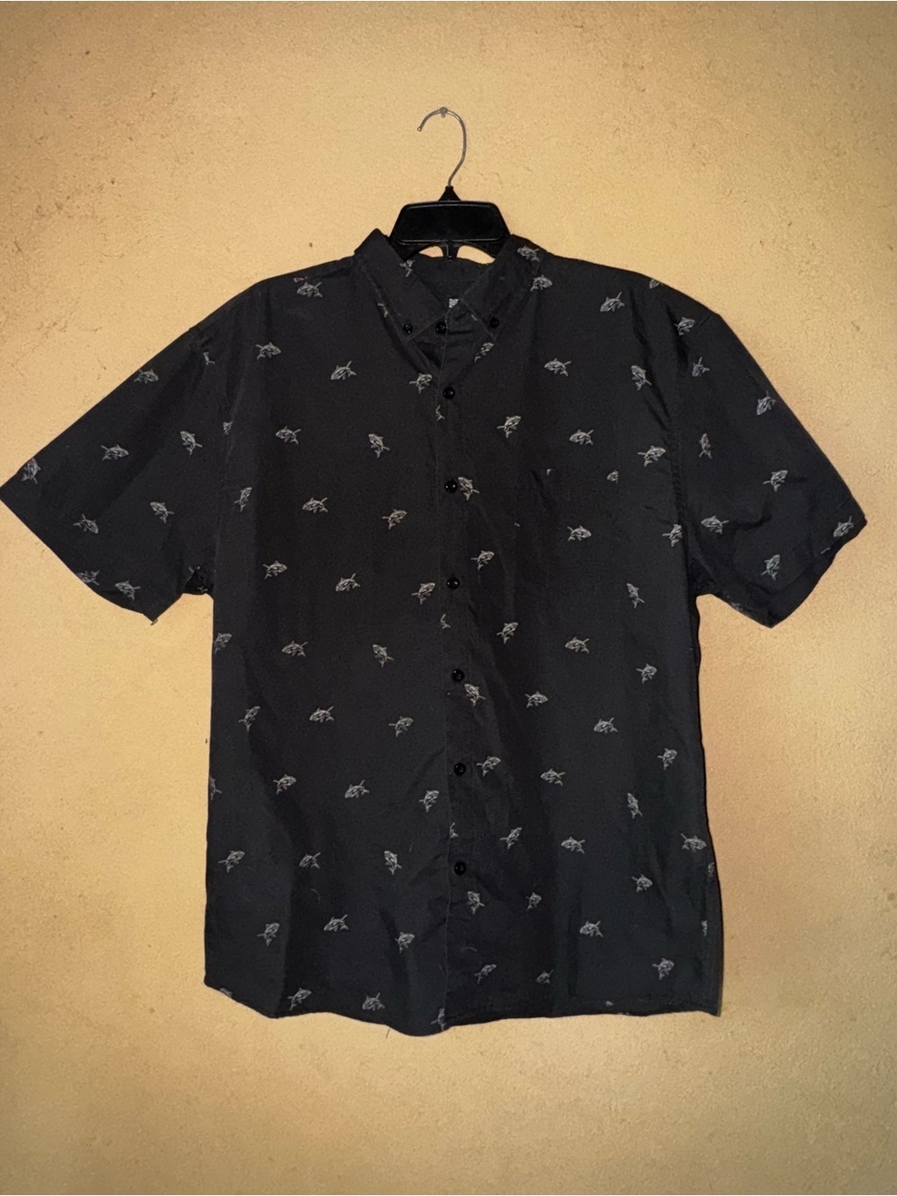 Casual Short-Sleeve Black Button-Down Shirt with Subtle Fish Print